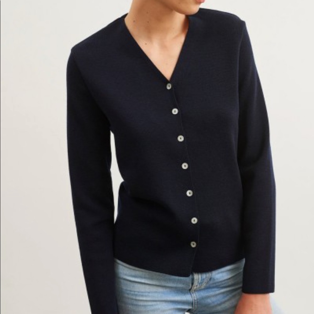 Saint James cozy well made black cardigan
